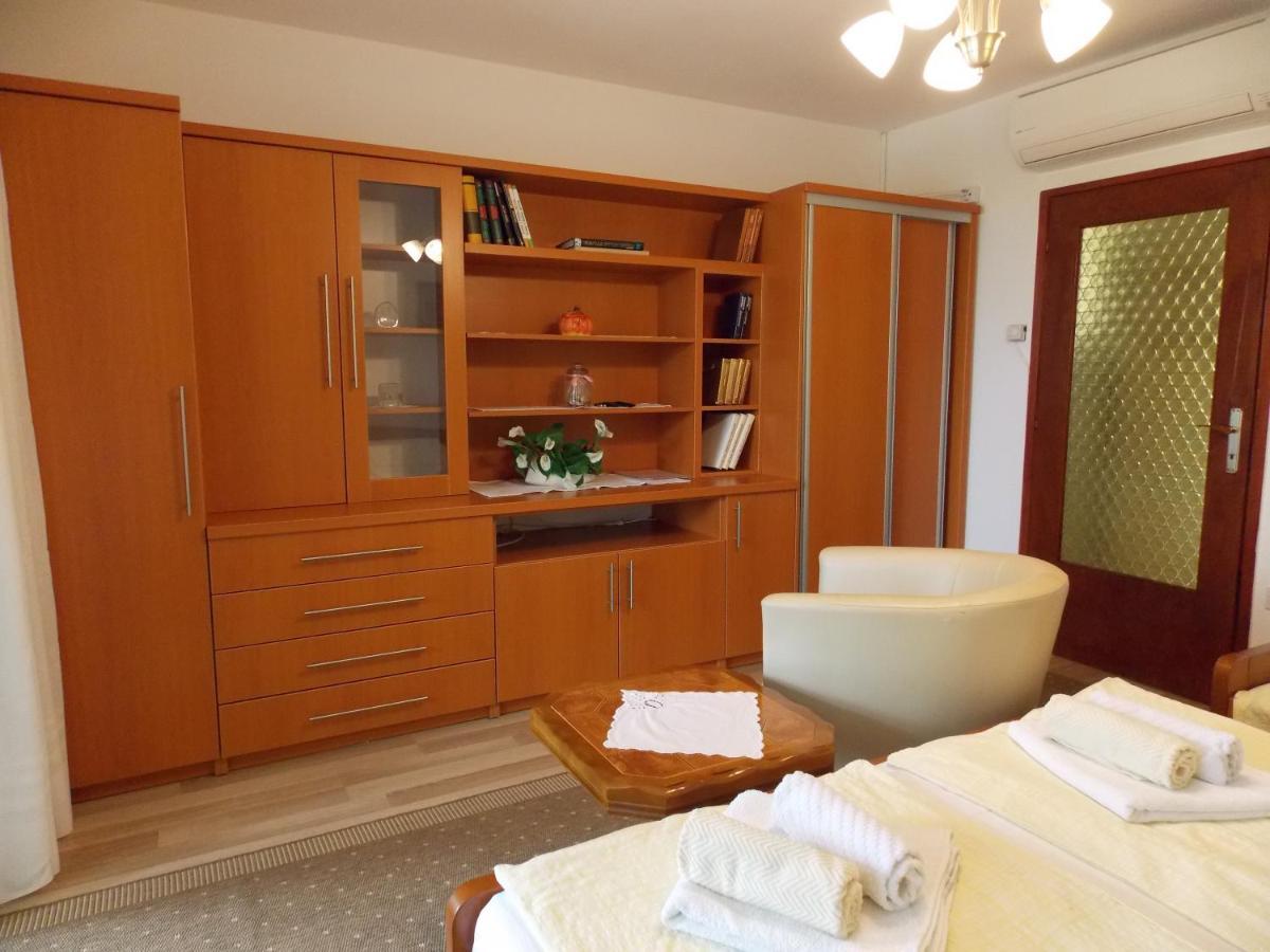Apartments Cutic Малинська Екстер'єр фото